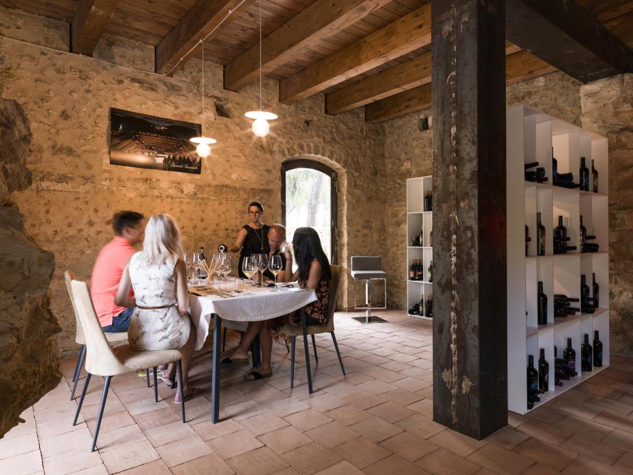 הוילה Niscemi Wine Relais Feudi Del Pisciotto מראה חיצוני תמונה